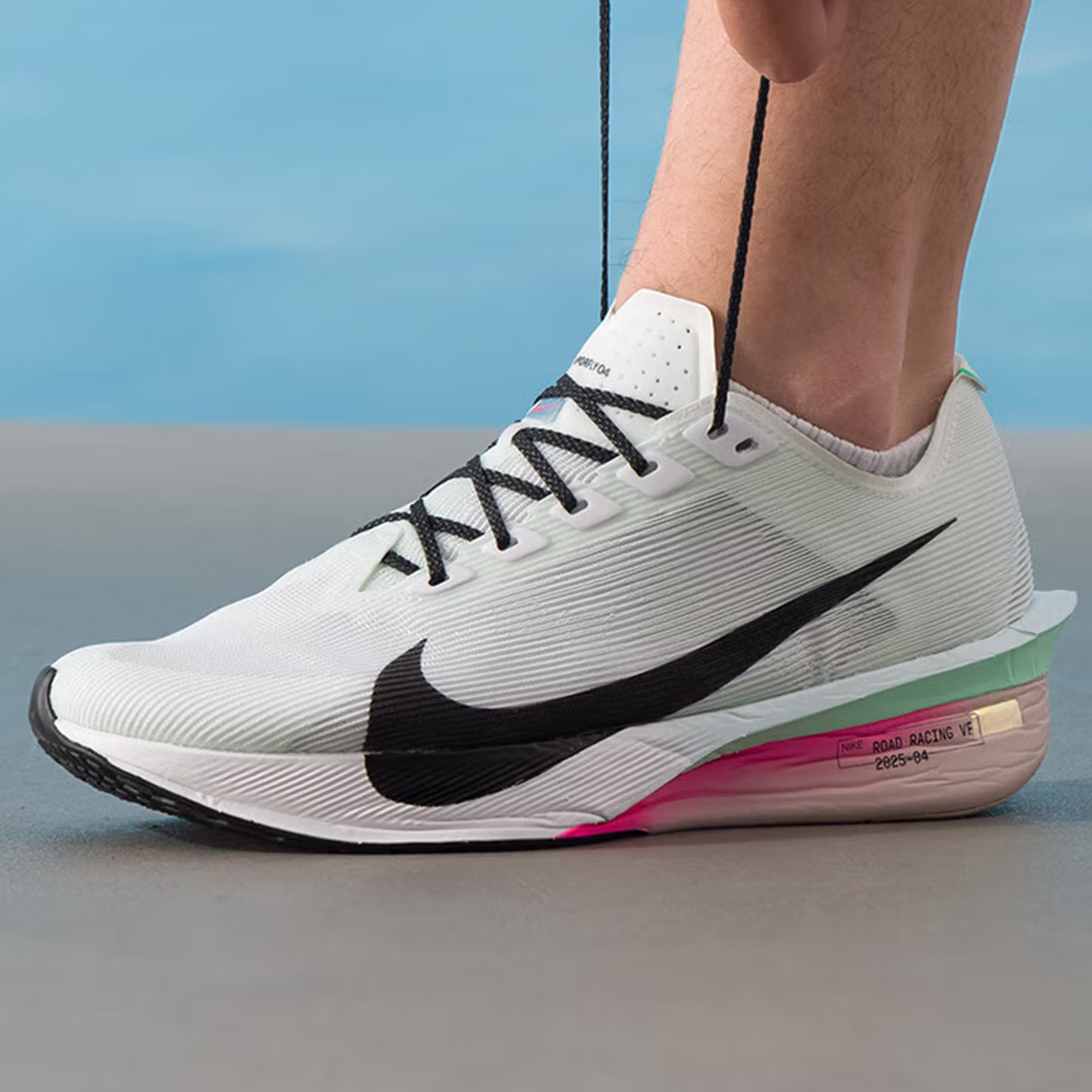 NIKE VAPORFLY 4 Men's Running  - огляд і ціна Lightweight Road Running Shoes